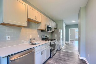 2408 Llewelyn Ave in Baltimore, MD - Building Photo