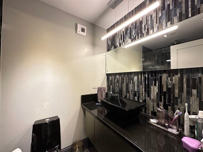 1230 N State Pky, Unit 14 in Chicago, IL - Building Photo - Building Photo