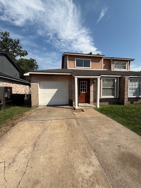 9818 Rockcrest Dr in Houston, TX - Building Photo - Building Photo