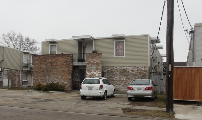 1345 Lake Ave in Metairie, LA - Foto de edificio - Building Photo