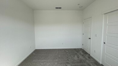 8851 Boes Wy in Sacramento, CA - Building Photo - Building Photo