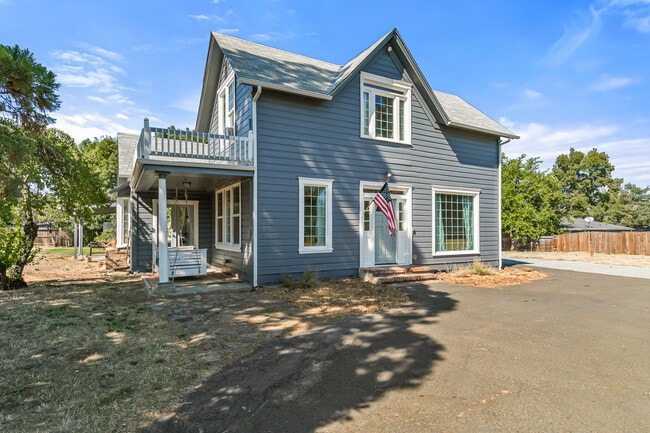 1007 Garfield St in Medford, OR - Building Photo - Building Photo