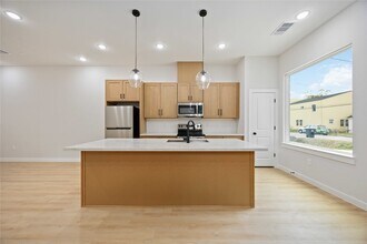 8110 Brandon St in Houston, TX - Building Photo - Building Photo