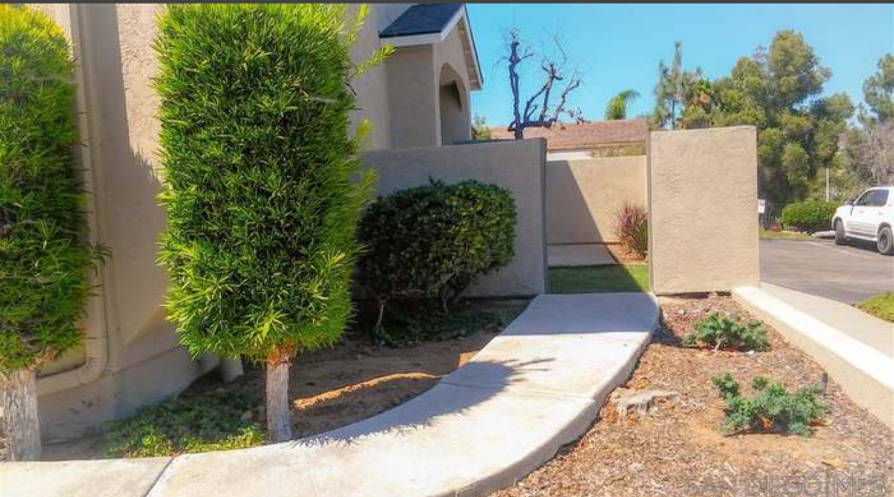 7986 Arly Ct in Santee, CA - Building Photo