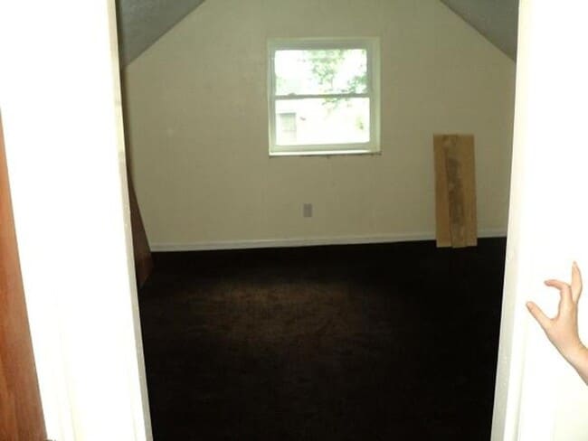 property at 1833 Sterling Ave
