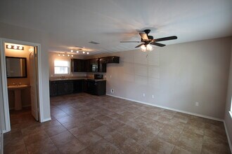 18031 Loring Ln in Lindale, TX - Building Photo - Building Photo