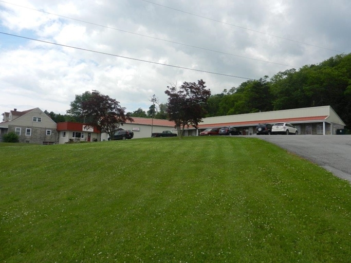 5828 S Route 220 Hwy in Linden, PA - Foto de edificio