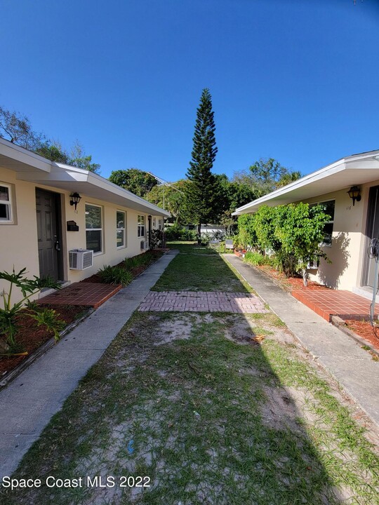 112 E Ave A in Melbourne, FL - Foto de edificio