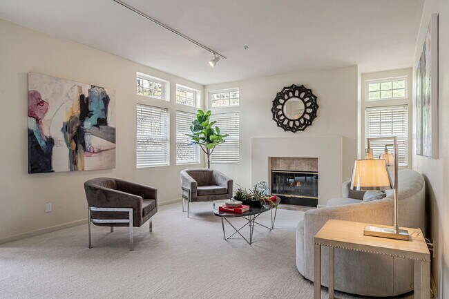 324 Callippe Ct in Brisbane, CA - Building Photo - Building Photo