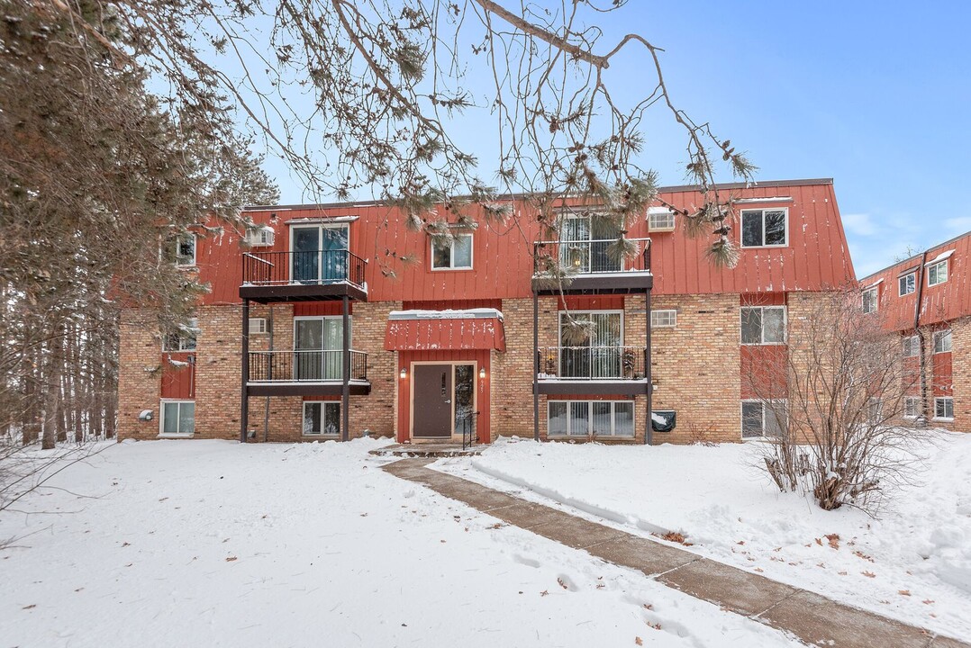 925 West Branch St in Princeton, MN - Building Photo