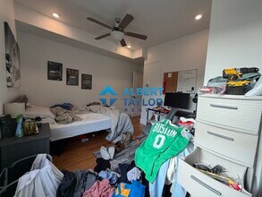 145 Cedar St, Unit 2 in Boston, MA - Foto de edificio - Building Photo