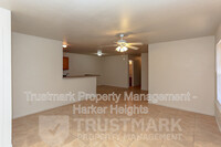 927 Pinewood Dr in Harker Heights, TX - Foto de edificio - Building Photo