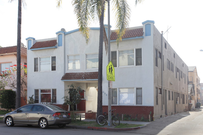 626 E 5th St in Long Beach, CA - Foto de edificio - Building Photo