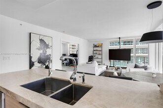 1155 Brickell Bay Dr, Unit 3002 in Miami, FL - Building Photo - Building Photo