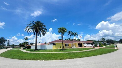 1283 Larch Way in Wellington, FL - Building Photo - Building Photo