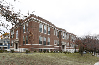 Dalrymple School Apartment in Winthrop, MA - Foto de edificio - Building Photo