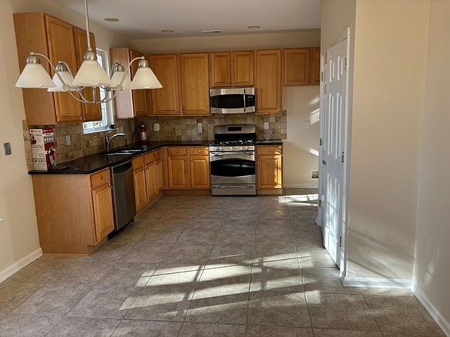51 Winding Hill Dr in Hackettstown, NJ - Building Photo