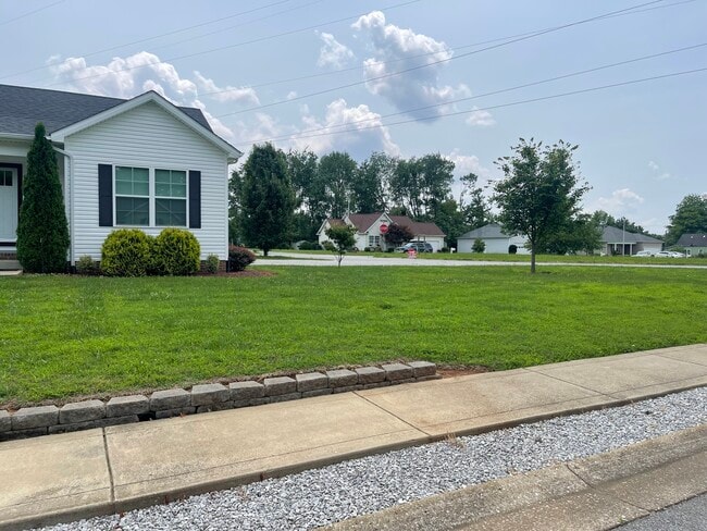 200 Logan Ln in Franklin, KY - Building Photo - Building Photo
