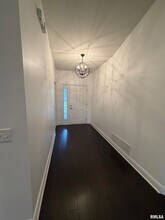 2625 E 56th Ct in Davenport, IA - Building Photo - Building Photo