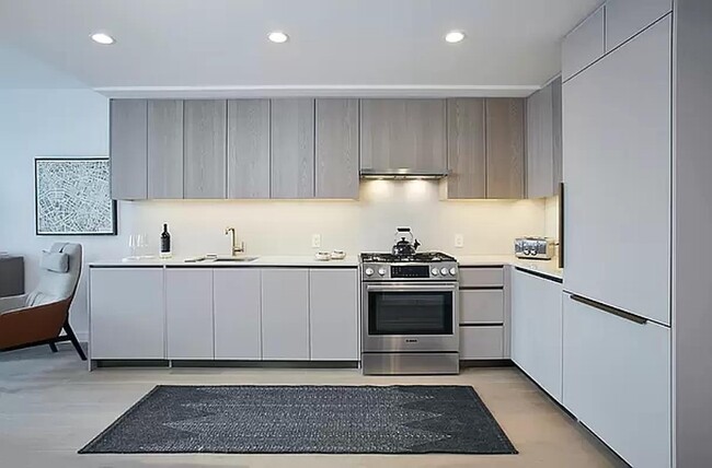 property at 3 Ct Square W