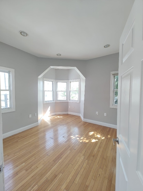 401 River St