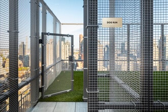 220 East 72nd Street in New York, NY - Foto de edificio - Building Photo