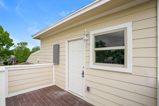 property at 3502 Longwood Dr