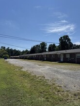 3309 Clarence Towery Cir in Hildebran, NC - Building Photo - Building Photo