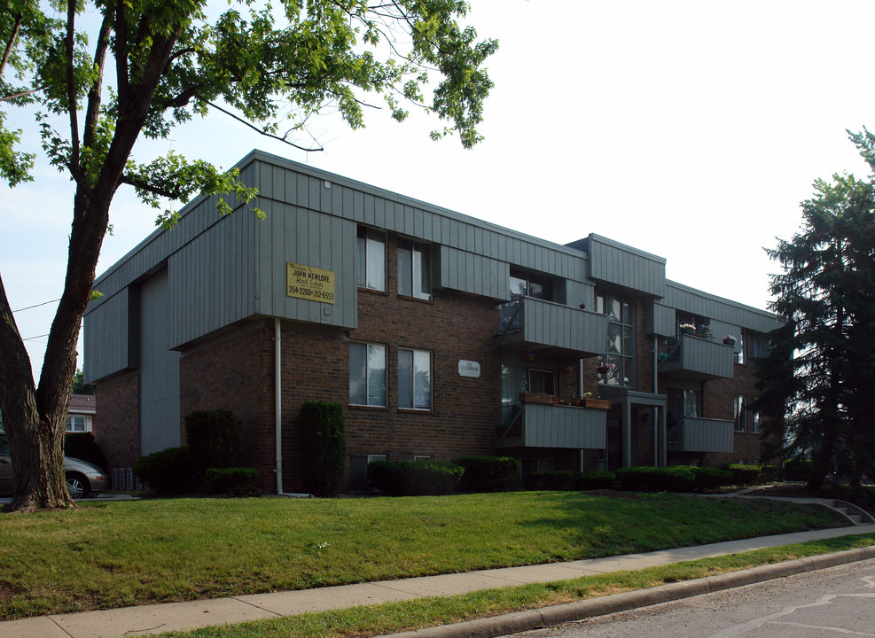 Silver Wood Apartments in Bowling Green, OH - Building Photo