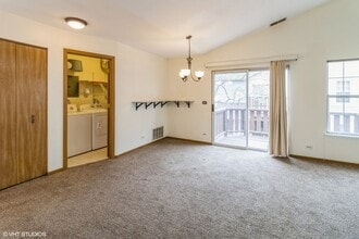 1291 Coldspring Rd in Carol Stream, IL - Building Photo - Building Photo