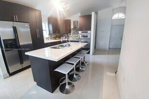 1110 NW 171st Terrace in Pembroke Pines, FL - Building Photo