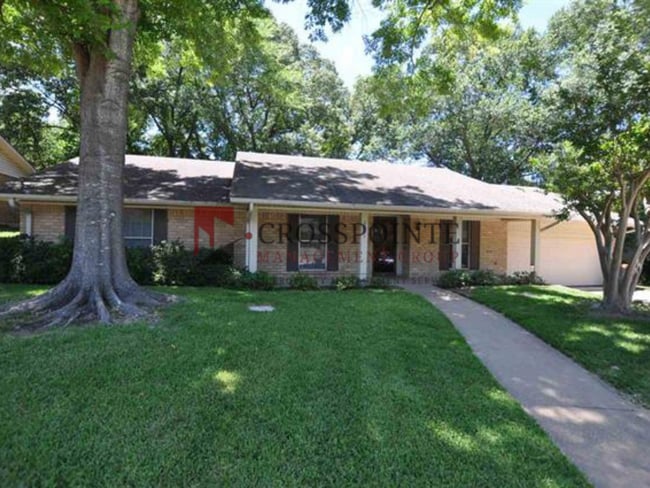 property at 2601 Shenandoah Dr