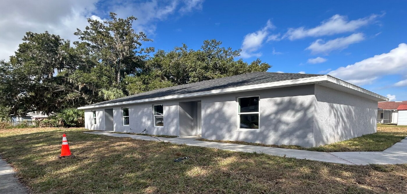 890 S 7th Ave in Bartow, FL - Building Photo