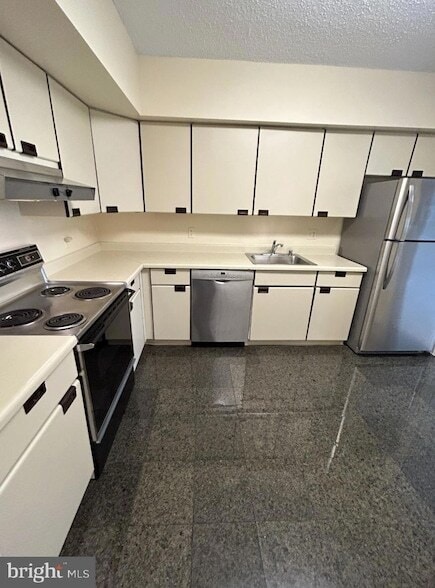 4550 N Park Ave, Unit 203 in Chevy Chase, MD - Foto de edificio - Building Photo