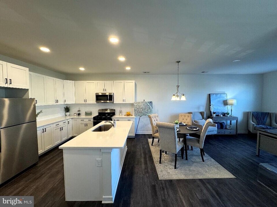 512 Nickerjack Wy in Dover, DE - Building Photo