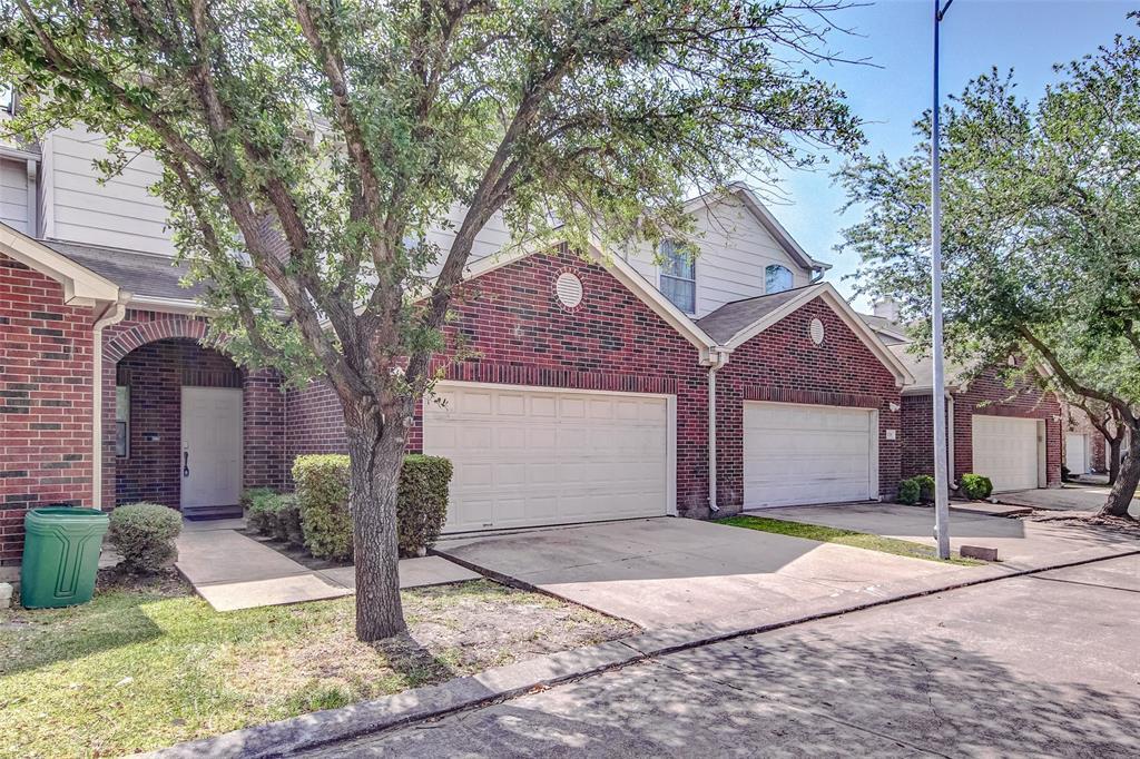 3742 E Ashford Villa Ln in Houston, TX - Building Photo