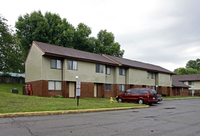 Newark Townhomes in Newark, OH - Building Photo - Building Photo