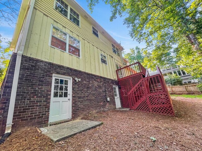 property at 320-326 6 Branches Ct