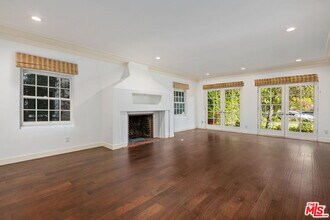 139 S Anita Ave in Los Angeles, CA - Building Photo - Building Photo