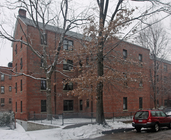 666-670 N Terrace Ave in Mount Vernon, NY - Building Photo - Building Photo