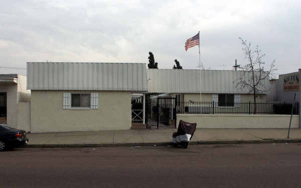 449 El Cajon Blvd in El Cajon, CA - Foto de edificio