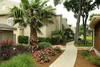 Abbey Glenn Apartments in Waco, TX - Foto de edificio - Building Photo