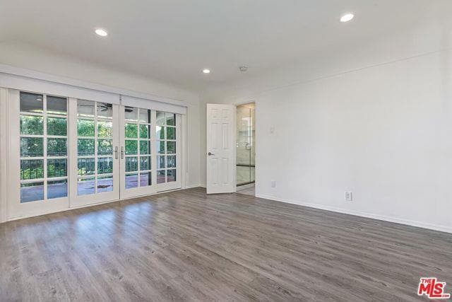 property at 204 S Camden Dr