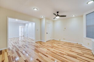 100 W 17th St in Bayonne, NJ - Building Photo