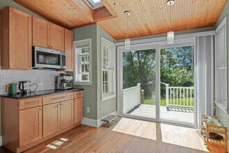 6 Fairview Ave in Lincoln, RI - Building Photo - Building Photo