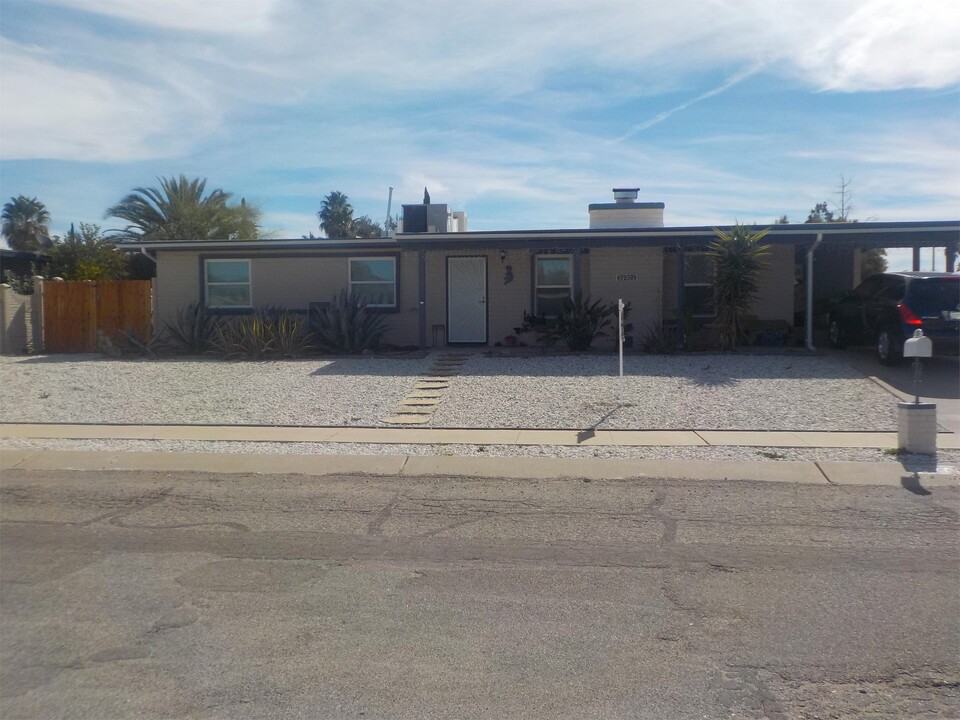 7250 E 45th St in Tucson, AZ - Building Photo