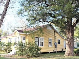 610 Roosevelt Dr in Silsbee, TX - Foto de edificio - Building Photo