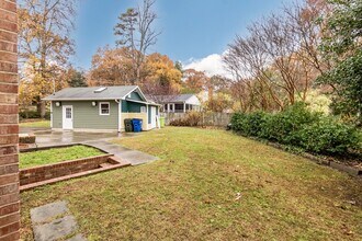 200 Westridge Dr in Raleigh, NC - Building Photo - Building Photo