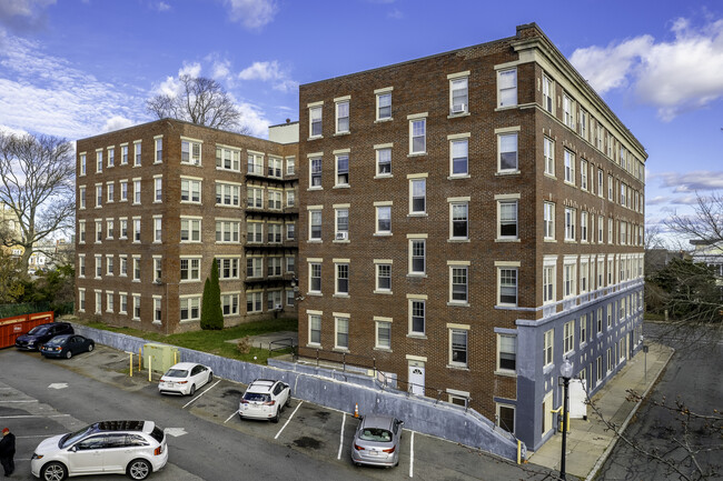 The Roosevelt Apartments in New Bedford, MA - Foto de edificio - Building Photo