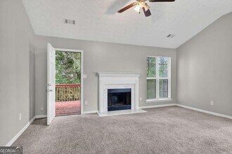 5470 Twin Lakes Dr in College Park, GA - Building Photo - Building Photo